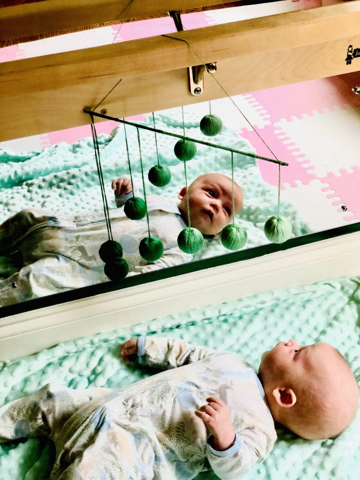 Intentional newborn Learning Montessori Mobiles